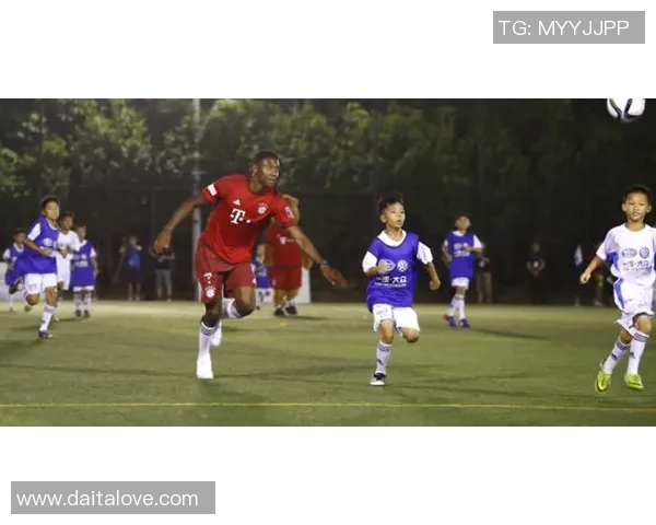 足球明星积极回馈家乡助力国家发展与青少年足球事业